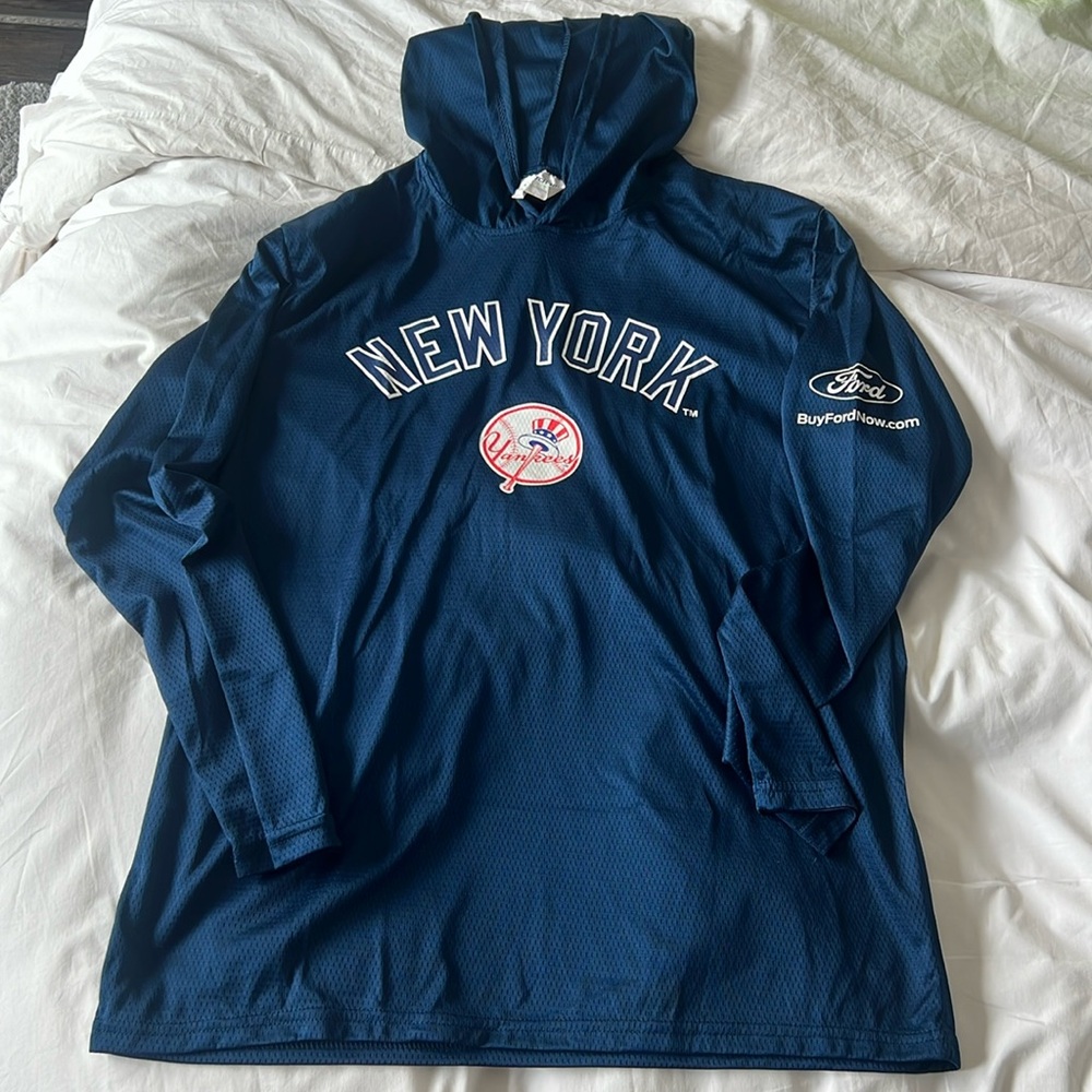 New York Yankees Navy Lightweight Mesh Long Sleeve with Hood, Size XL NEVER WORN